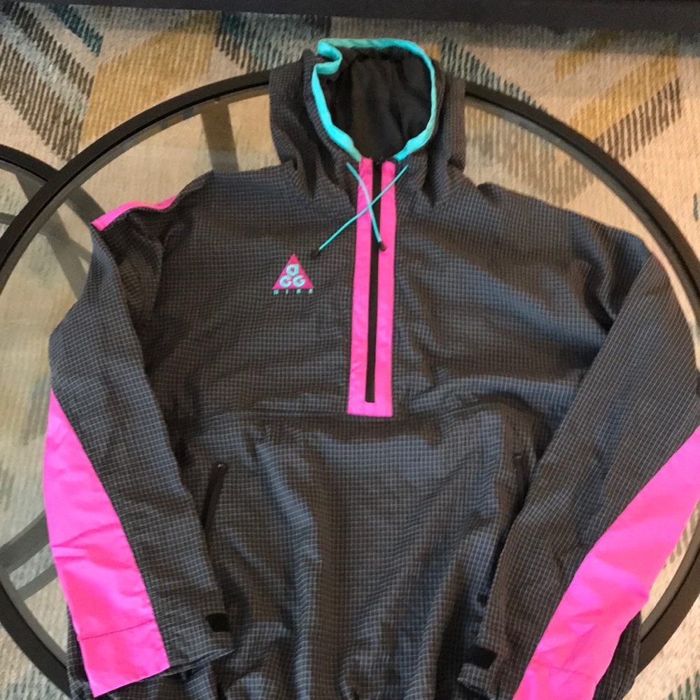 Men’s Vintage Inspired Nike Windbreaker